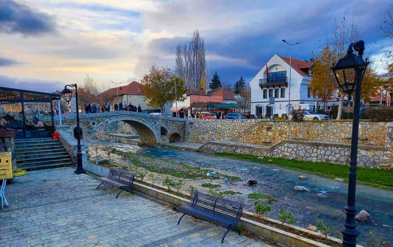 Sot mot me diell e reshje shiu