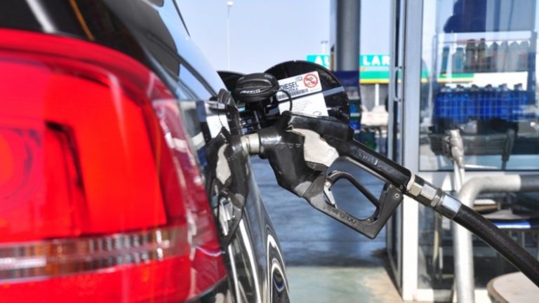 The Economist: Pse ulja e taksave të karburanteve është një ide e keqe