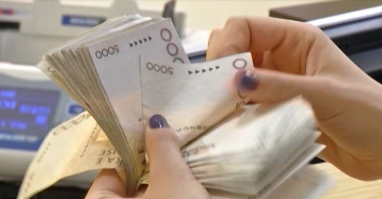 Banka e Shqipërisë rrit vlerën e lekut