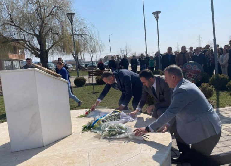 Përkujtohen të rënët e familjes Rama, Konjufca: Ishte vazhdimësi e sakrificës së familjes Jashari