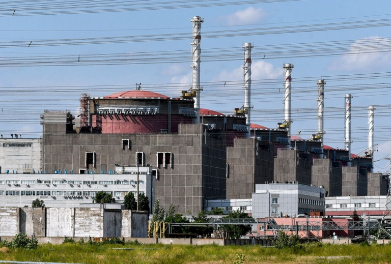 Ukraina ngre alarmin: Tanket ruse kanë hyrë afër uzinës bërthamore