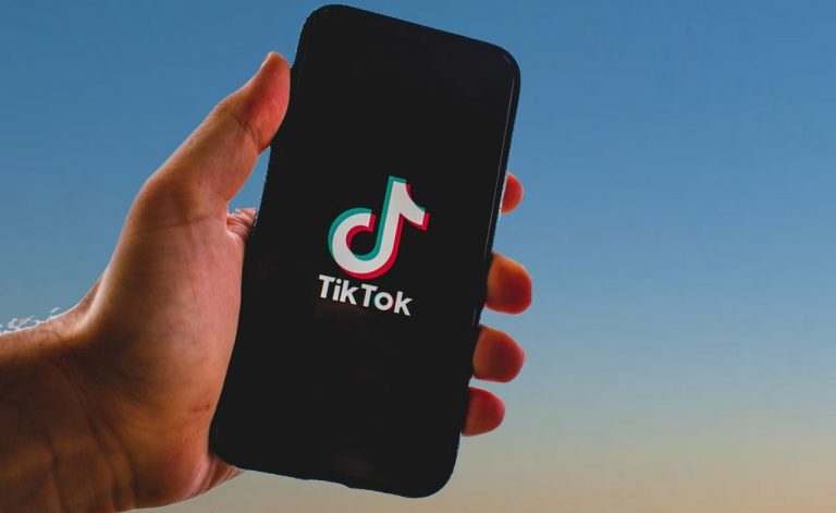 Përdoruesit e “Tik-Tok” në Kosovë përfitojnë mijëra euro në ditë, ATK do të fillojë mbledhjen e tatimeve