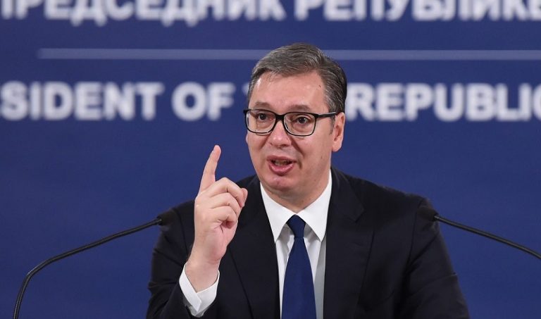 Vuçiq akuzon Perëndimin për standarde të dyfishta