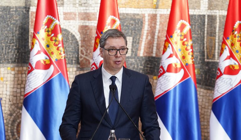 Vuçiq: Nëse Kosova pranohet në organizata ndërkombëtare, Serbia do të befasojë me përgjigjen
