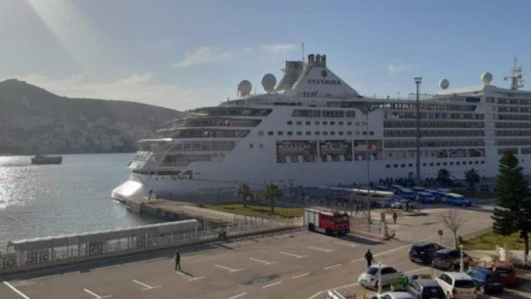 Anija turistike me kapacitet 596 pasagjerë mbërrin në Sarandë, Rama: Dallëndyshja e parë e sezonit turistik