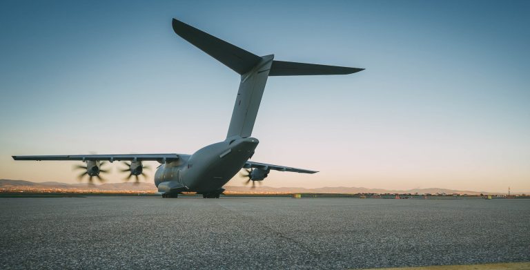 Britania i hedh poshtë raportimet se solli armë në Kosovë