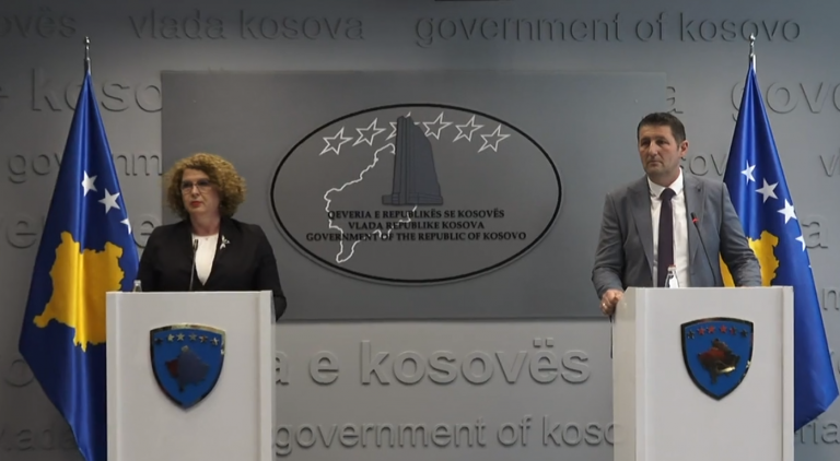 Llugaliu: Katër kompanitë e naftës që iu pezullua licenca kishin përfituar nga lirimi i akcizës 