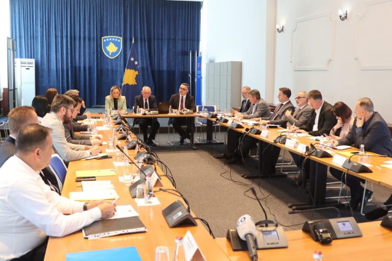 AAK organizon tryezë diskutimi për sigurimet shëndetësore dhe skemat sociale në Kosovë