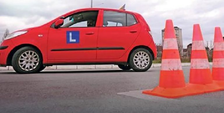 Pronarët e autoshkollave duan rritjen e çmimit