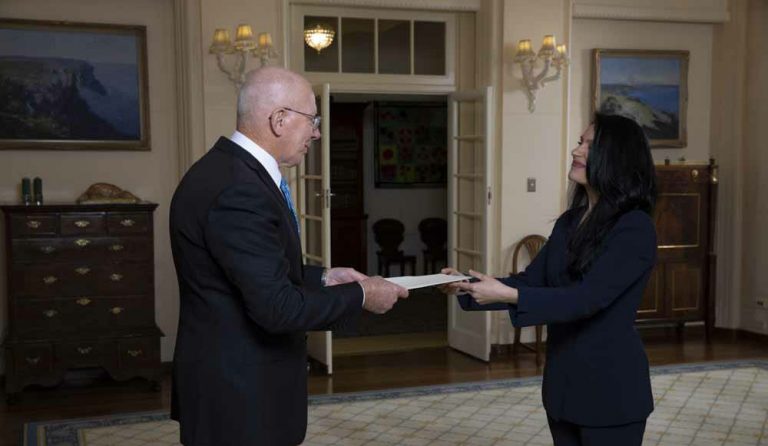 “Hapet” ambasada e Kosovës në Australi, ambasadorja e re dorëzon letrat kredenciale
