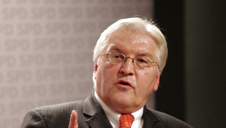 Presidenti i Gjermanisë kërkon tribunal për krime lufte për Putinin