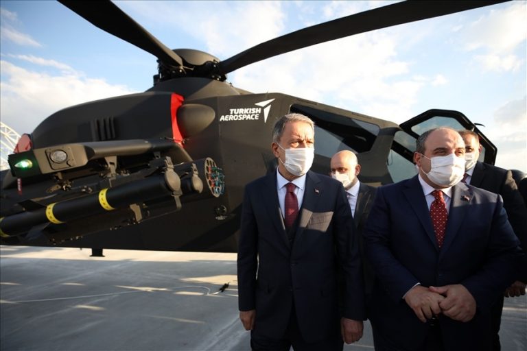 Turqia theyn rekord botëror, prodhon helikopter pa pilot