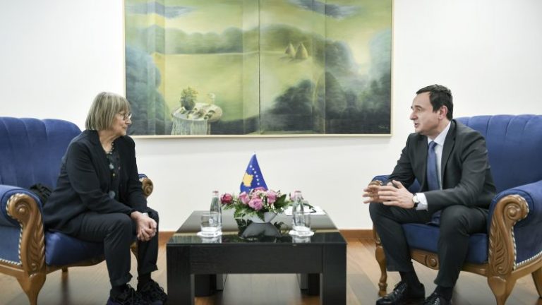 Kurti e Kandiq diskutojnë për çështjen e personave të zhdukur gjatë luftës në Kosovë