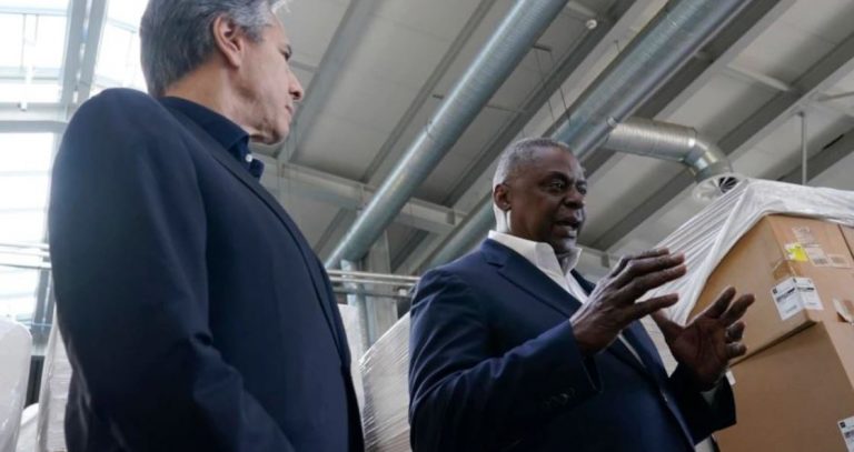 Amerika armatos Shqipërinë