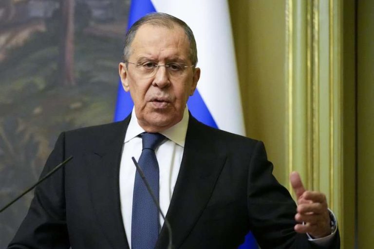 Lavrov: Nuk do të ketë armëpushim para bisedimeve me Ukrainën