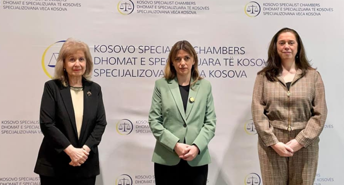 Ministrja Haxhiu në Hagë takohet me kryetaren e Dhomave të Specializuara