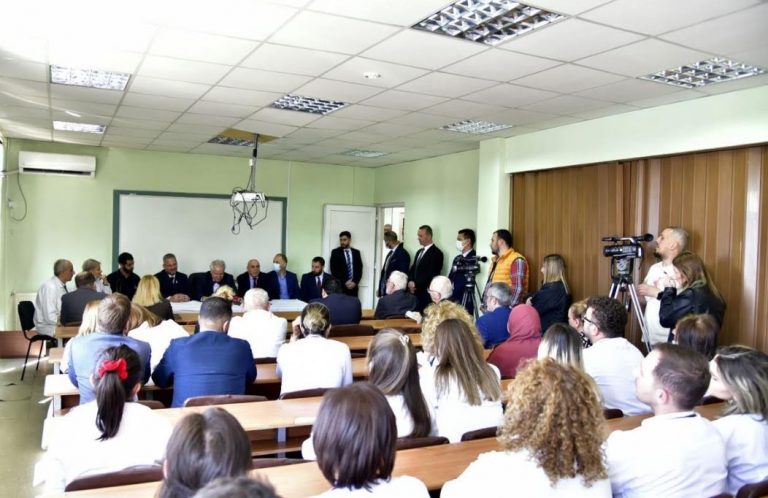 Kosova e Izraeli bisedojnë për rritjen e bashkëpunimit në shëndetësi