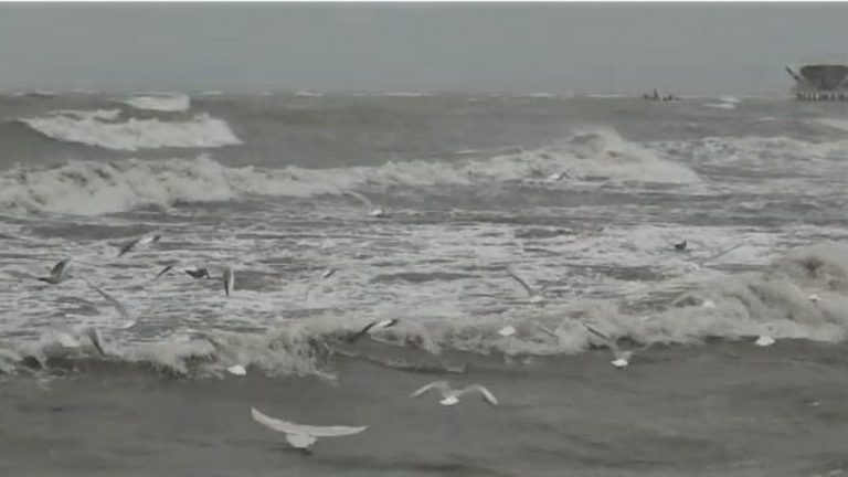 Moti i keq shkakton probleme në bregdetin shqiptar