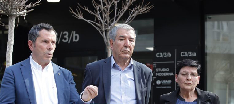 ​Familja dhe avokati i Astrit Deharit: Provat e dërguara në Zvicër ishin të manipuluara e të dëmtuara