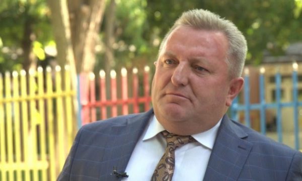 Berisha i PDK-së: VV e Kurtit lëshoi edhe një ‘bajrak’, nuk e zhbëri Gjykatën Speciale si u zotua