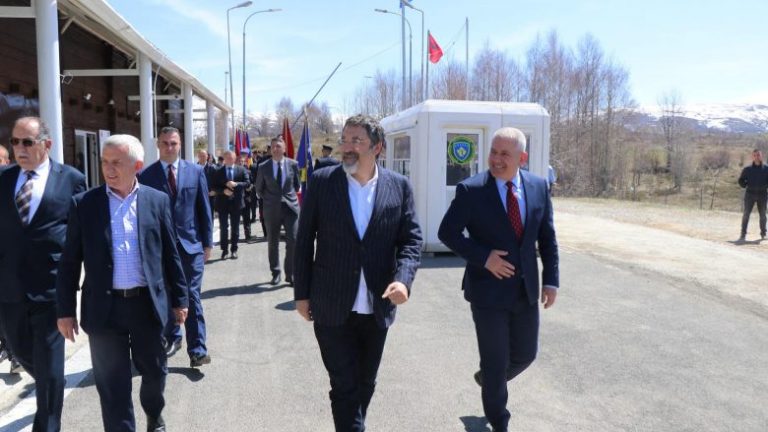 Kosova e Shqipëria hapën pikën e përbashkët të kalimit kufitar