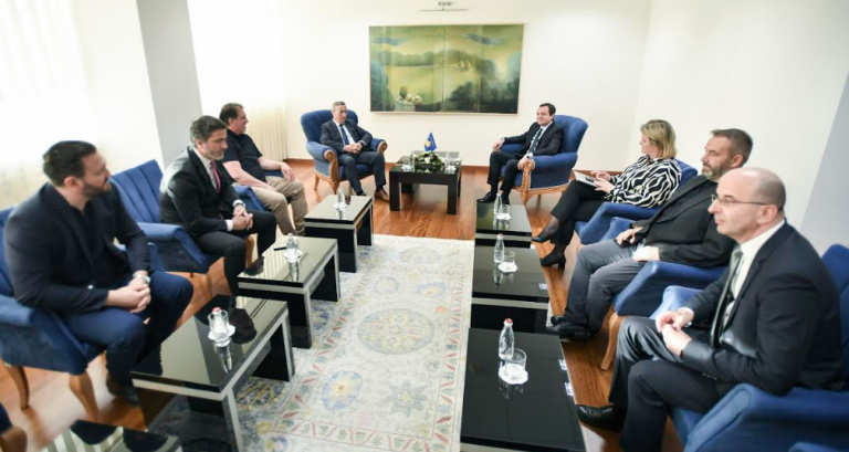 Kurti pret në takim përfaqësuesit e Unionit të Bizneseve Shqiptare-Gjermane, i falënderon për kontributin