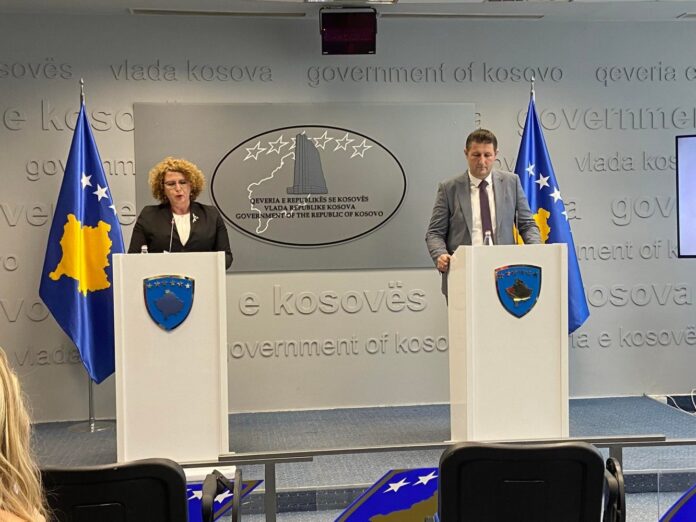 Ministrja Hajdari konfirmon se është pezulluar puna e katër kompanive të naftës