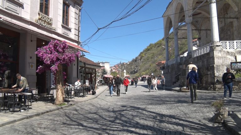 Nga nesër, zyrtarët publikë pushojnë për katër ditë radhazi