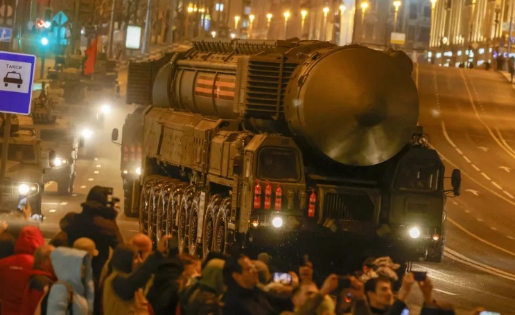 Britania paralajmëron për luftë të tretë botërore