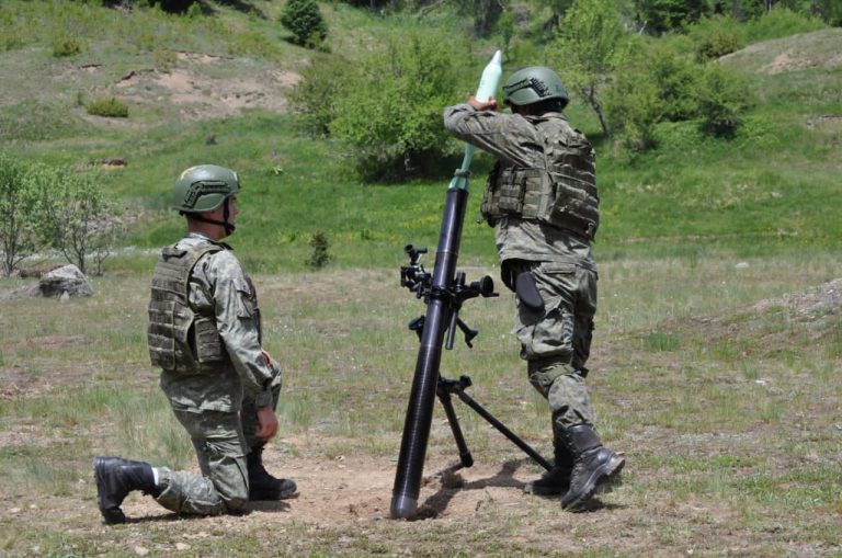 Qitja luftarake me mortaja, pamje nga trajnimi i përbashkët mes ushtarëve të Kosovës dhe Shqipërisë