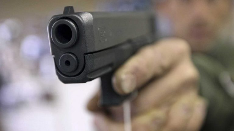 Prizren, gjuajtje me armë zjarri në një lokal ku po mbahej muzikë live – i dyshuari në kërkim