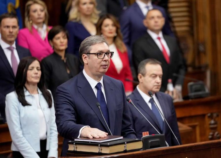 Vuçiq thotë që çështja e Kosovës ka të bëjë me krizën në Ukrainë