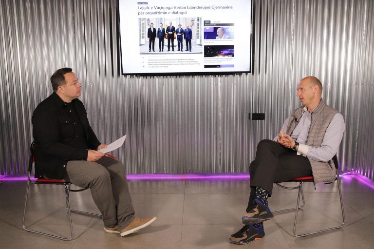 Çështja e liberalizimit të vizave dhe marrëveshja përfundimtare me Serbinë – gjithçka nga intervista me Demush Shashën