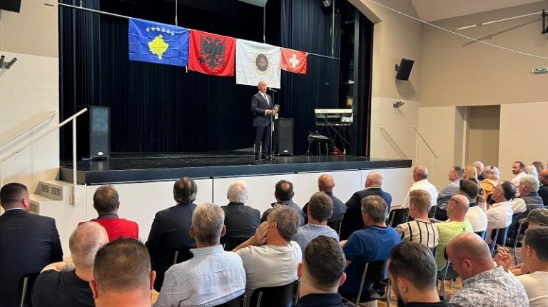 ​Haradinaj takon bashkatdhetarët në Zvicër: Gjithmonë mirënjohës ndaj tyre