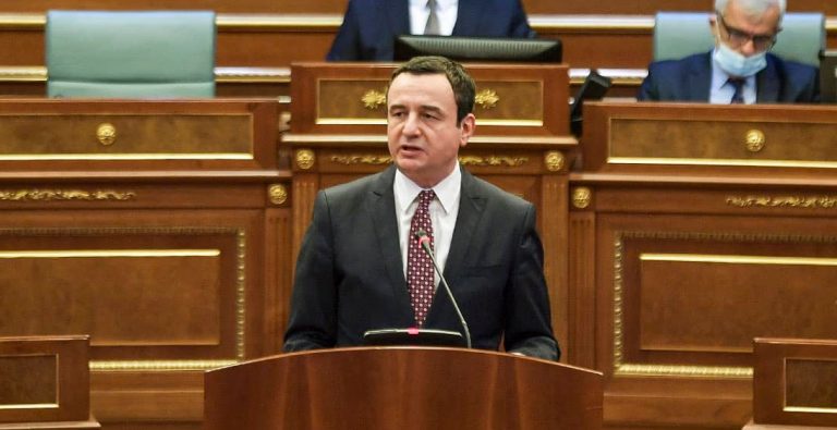 Kurti për shprehjen ‘Na ndihmo si vëlla’: I kam dy vëllezër, por ata janë për shtëpi jo për Qeveri