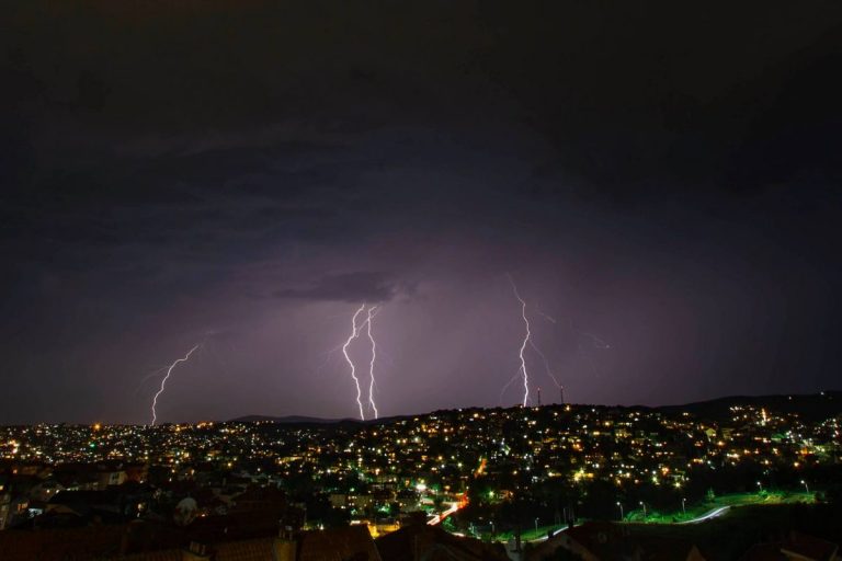 ShKShMK jep disa këshilla se si të bëhet menaxhimi i rrezikut gjatë vetëtimave
