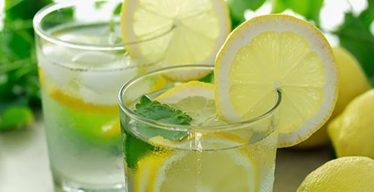 Farat e linit dhe uji me limon ndihmon rënien në peshë, ja si ta përgatisni