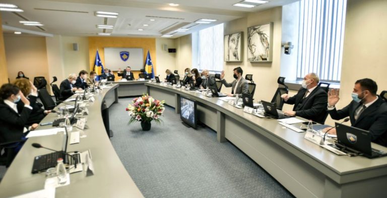 Kryeministri Kurti mbledh nesër ministrat, 22 pika në rend dite