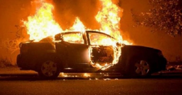 Digjet një veturë në autostradën Prishtinë – Prizren