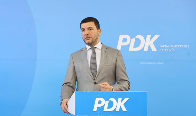 Krasniqi: Albin Kurti me inate politike po i vë komunat e Kosovës buzë kolapsit