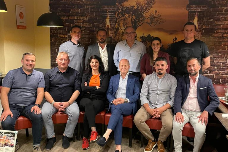 Kryetari Totaj takon disa prizrenas që jetojnë e veprojnë në diasporë