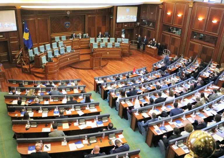 Projektligji për financimin e partive politike shtyhet për javën tjetër