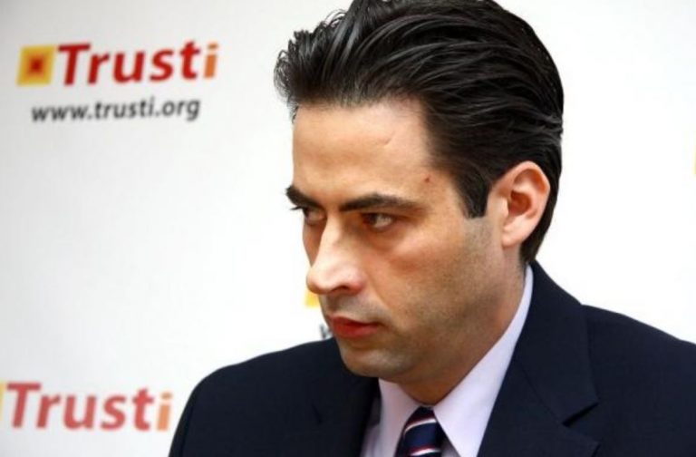 Drejtori i Trustit tërhoqi edhe 10 për qind të kursimeve në Fondin Pensional