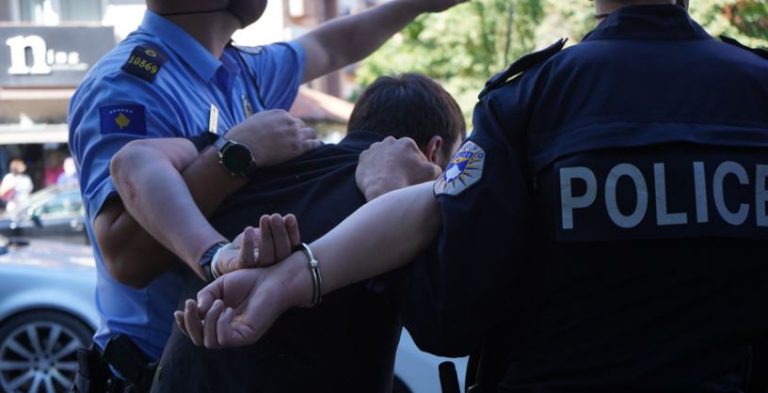 Arrestohen disa të dyshuar nga Zyra për Kthim dhe Komunitete në Prizren