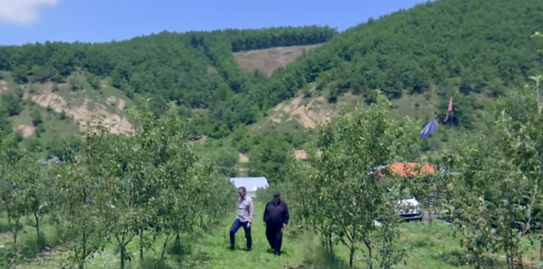 Bujqit i dëmtuan shumë stuhia e breshëri që ranë gjatë javës