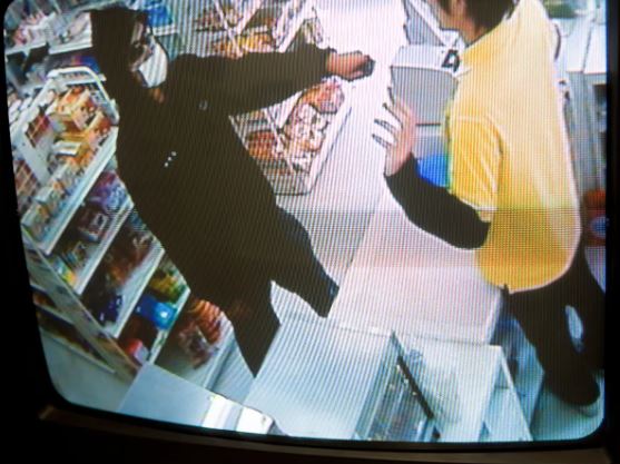 Grabitën dyqane dhe pompa të benzinës, dy kosovarë dëbohen për 15 vjet nga Zvicra