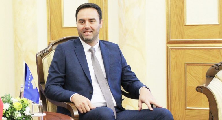 Konjufca uron Pashkët: Kjo festë të vijë me besim e shpresë për të ardhmen