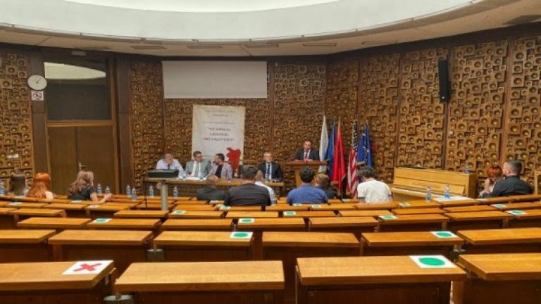 ​“Një shekull gjenocid mbi shqiptarët”, mbi 280 mijë shqiptarë të dëbuar deri në fund të vitit 1914