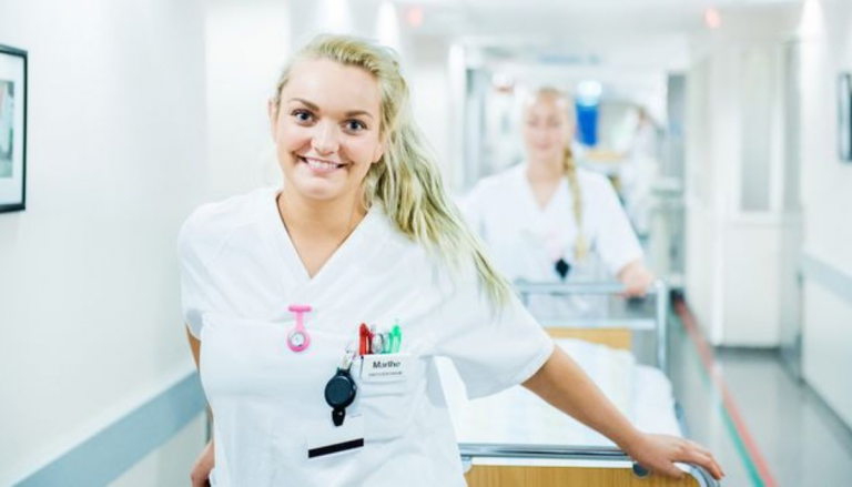 Norvegjia po kërkon infermiere, ofron shtëpi dhe pagë të mirë nëse i plotësoni këto kushte