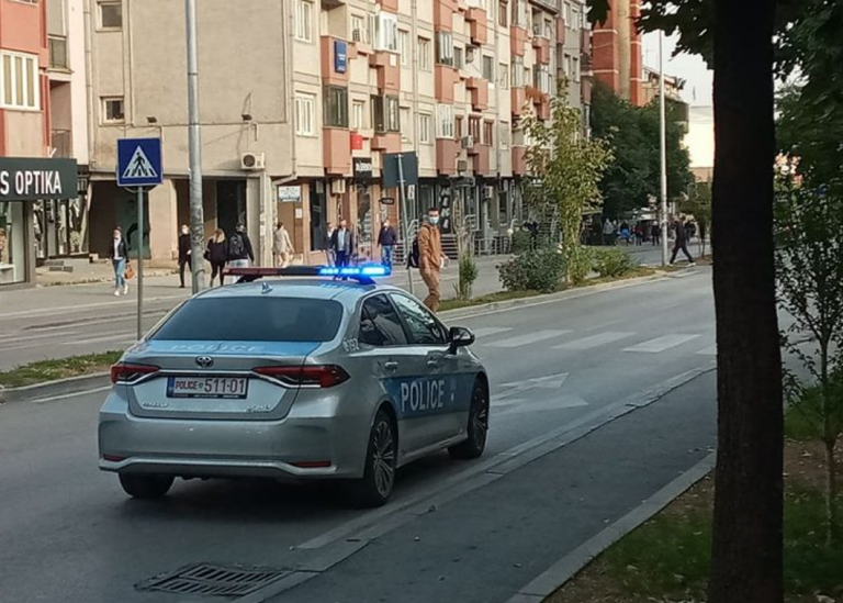 Djali rrah dhe e kanos me thikë nënën e tij në Prizren